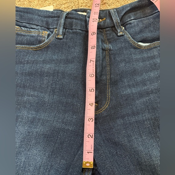 Good American Good Waist Distressed Pocket Skinny Jeans - Picture 8 of 10